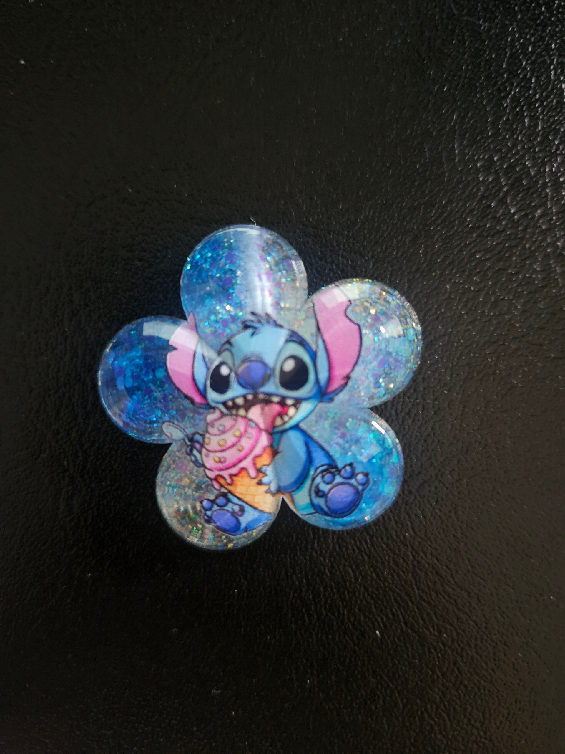 Blå figur med glitter