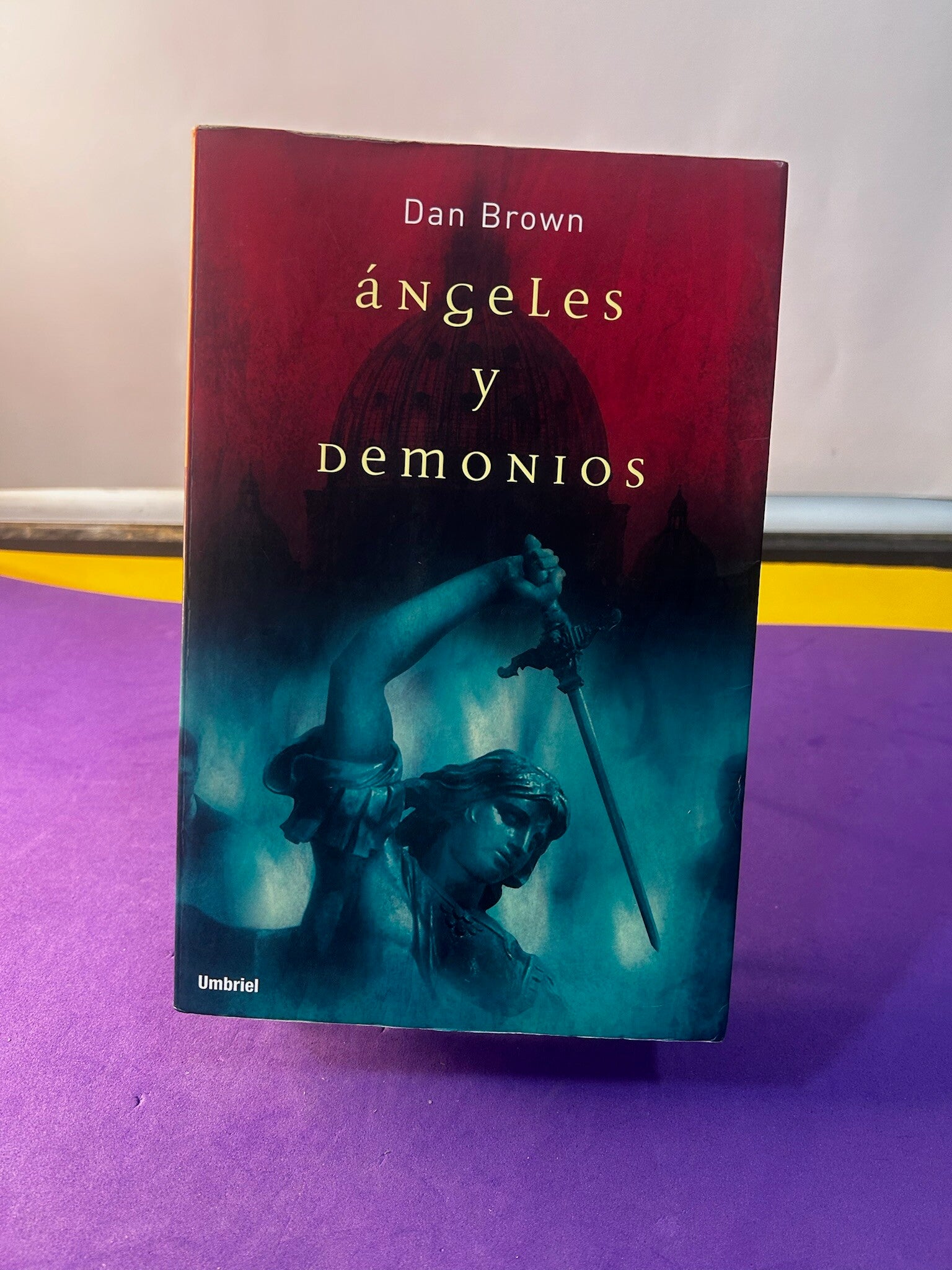 Ángeles y Demonios