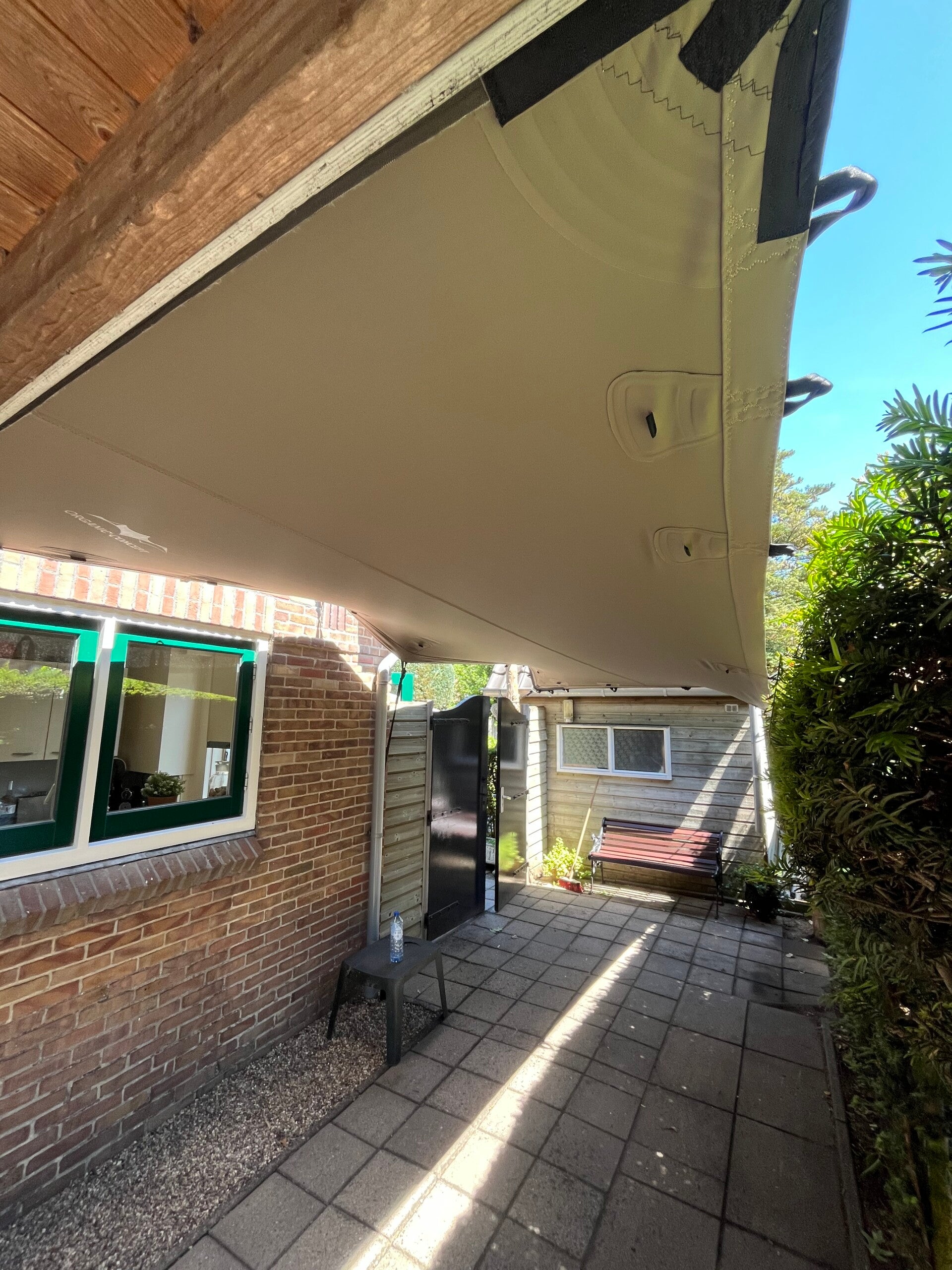 Stretchdoek carport met uitsnijden