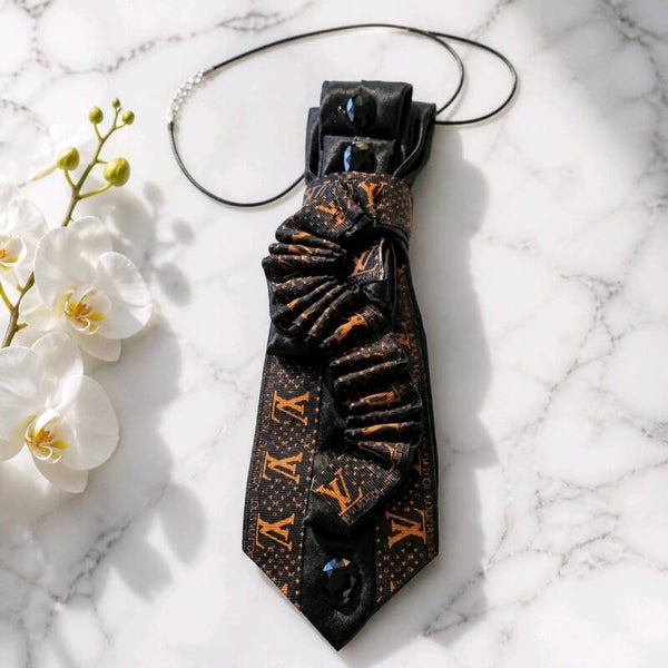 Medium Necklace Tie