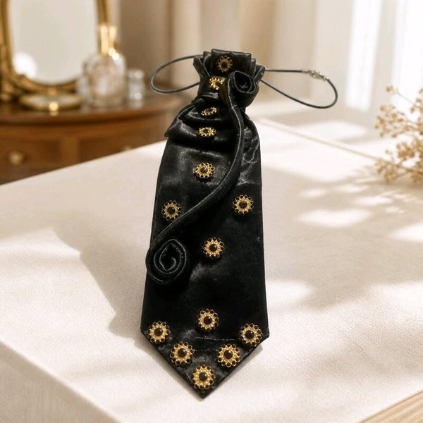 Medium Necklace Tie