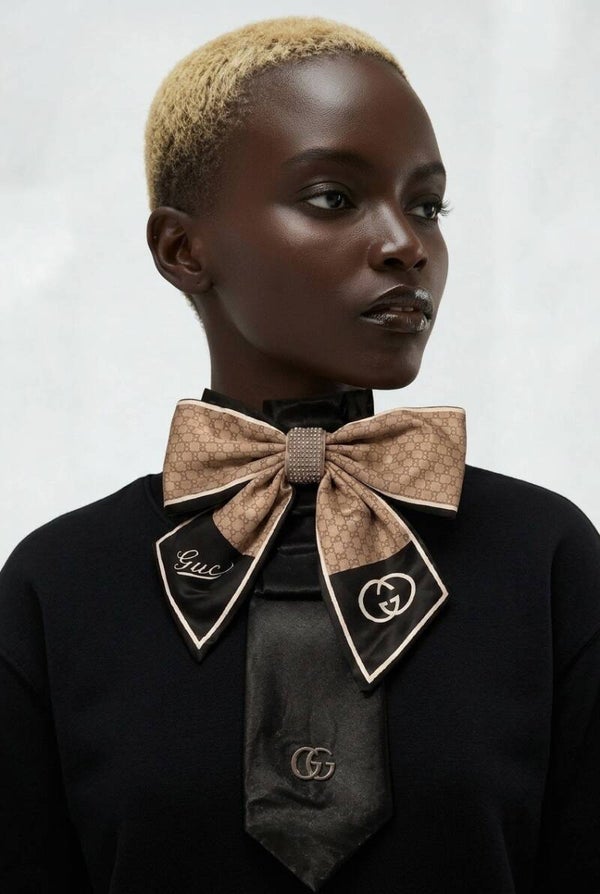 Medium Necklace Model