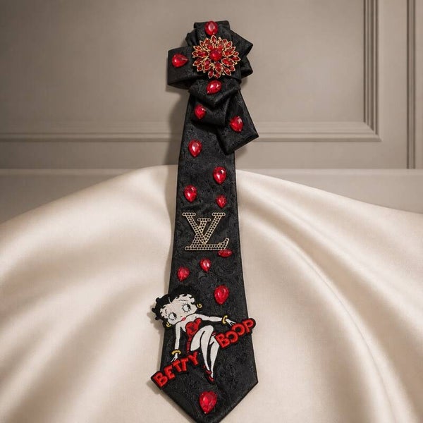 Long Necklace Tie