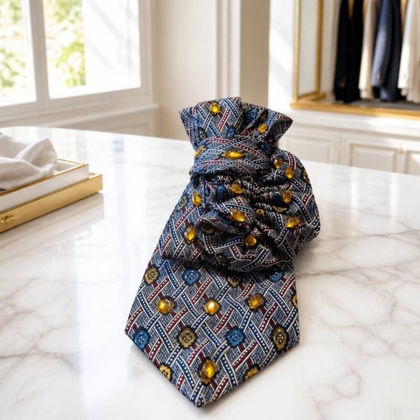 Short Stubby Necklace Tie