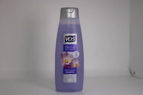 VO5 Alberto Herbal Escapes Free Me Freesia