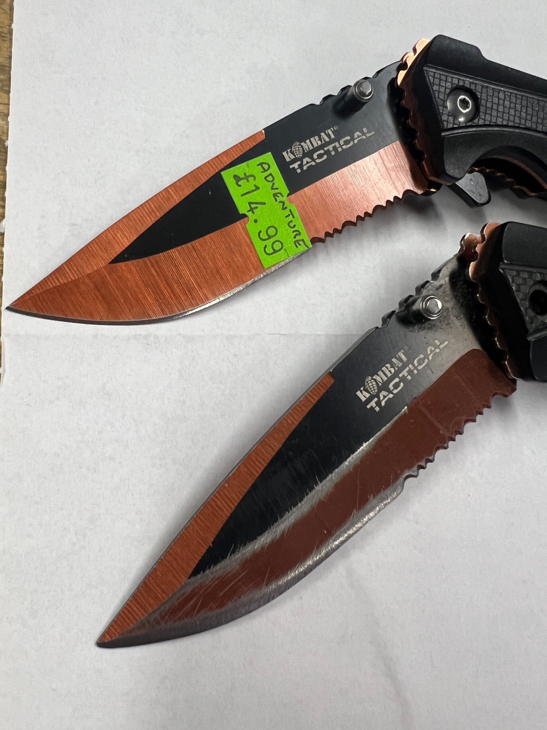 Adventure locking knife