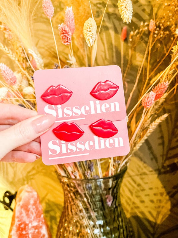Lips stud