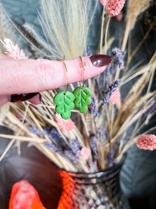 Ring met groen blaadje