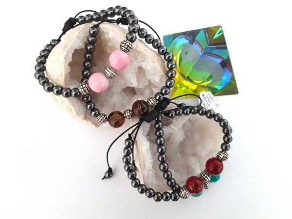 Hematiet met gekleurde kralen en leer