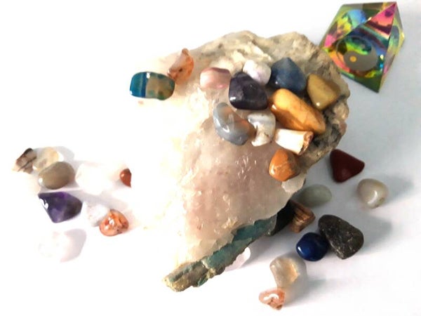 Knuffelsteentjes A kwaliteit 50-60 gram met brokaat tasje