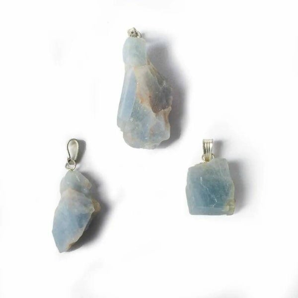 Blauwe calciet ruw edelsteenhanger