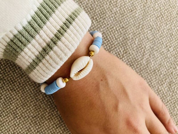 Armbandje met schelpje