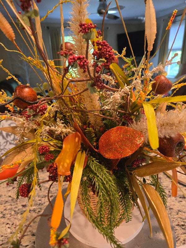 Fall exploded in a basket