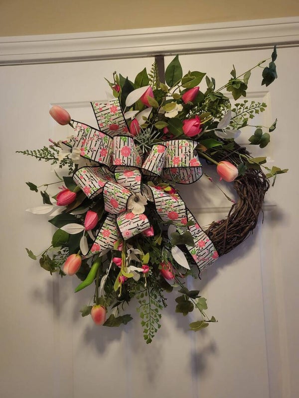 Spring is in the air.  Tulips and Spring. This one is sold but I can make a similar one with different colors if you prefer