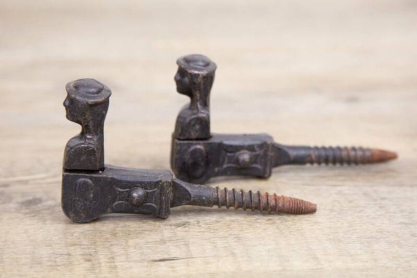 Set van twee Franse luikenhouders