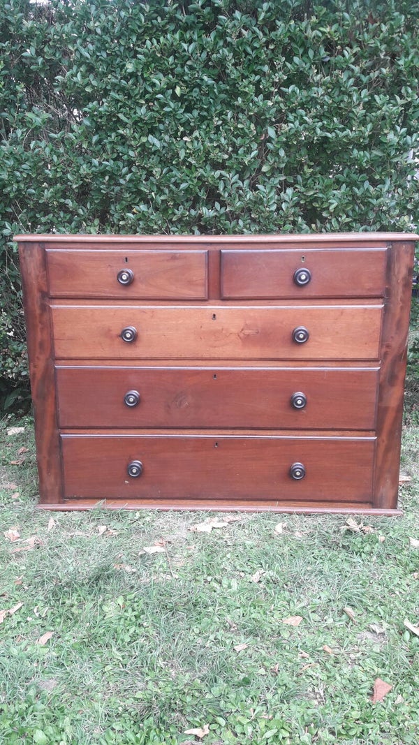 Antieke Engelse Commode uit de 19e eeuw