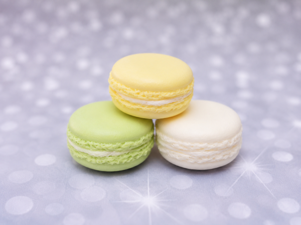 Coffret cadeau – 3 savons macarons légèrement parfumés