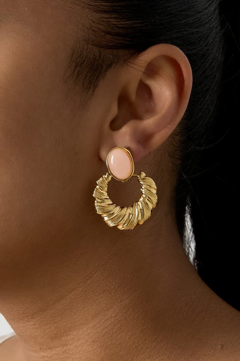 Statement oorbellen licht roze