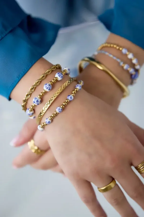 Kralen armband in blauwe floral print