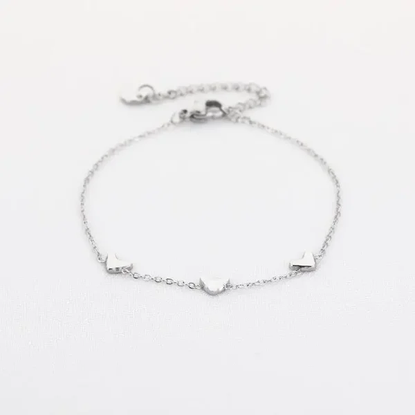 Drie hartjes armband
