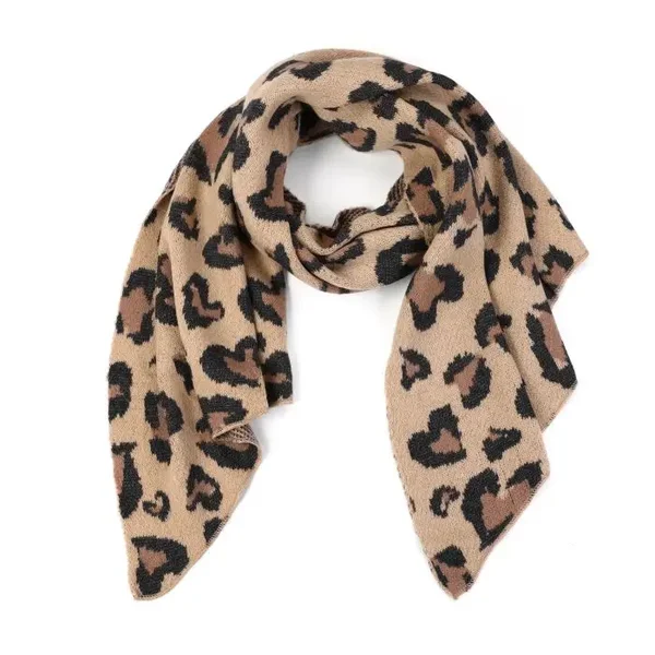 Warme winter sjaal met luipaard hartjes