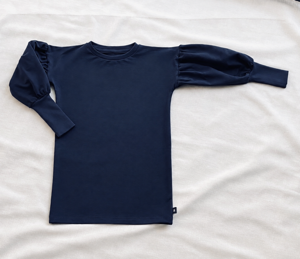 Blauwe jurk met pofmouw