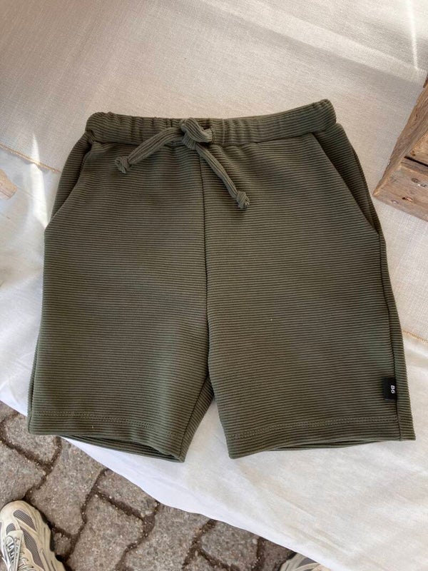 KORTE BROEK IN RIBSTOF