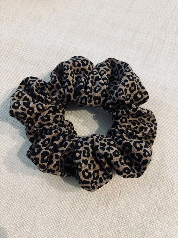 Scrunchie panter print.