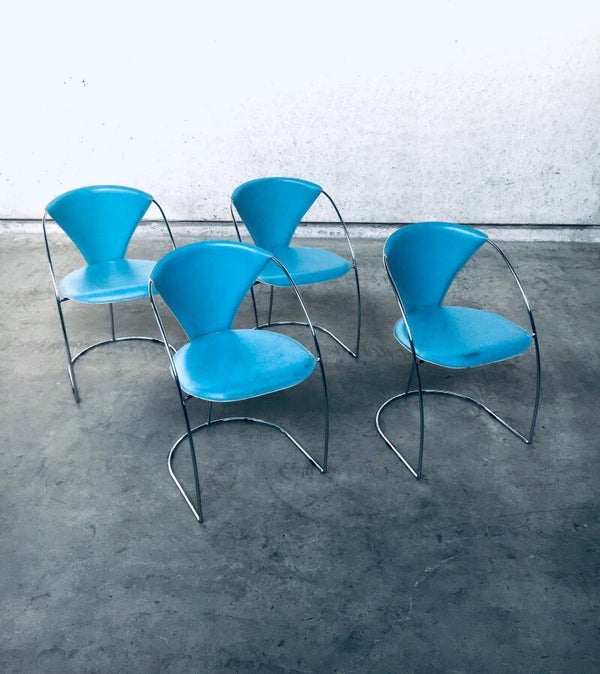 Post Modern Italian Design set of 4 Dining Chairs Linda by Arrben, 1980's Italy