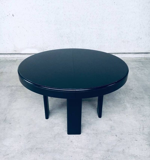 1970's Midcentury Modern Italian Design Extendable Dining Table by Former