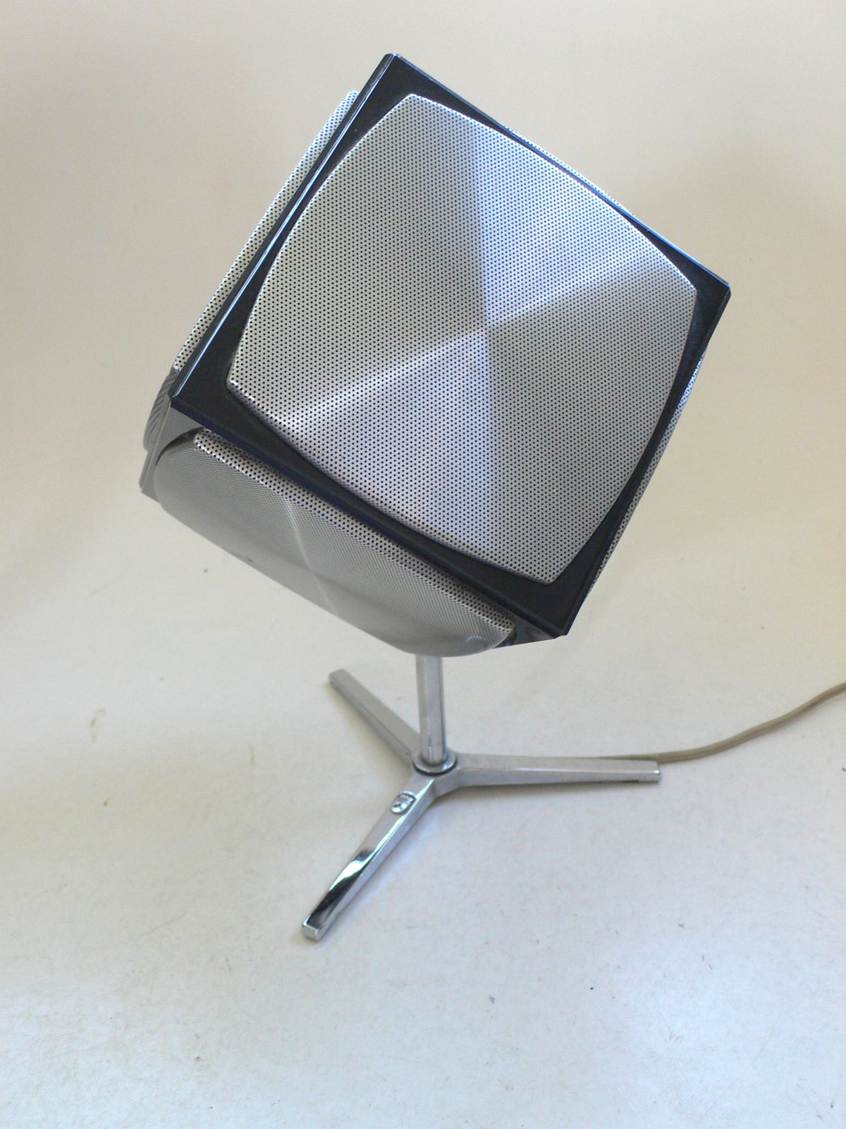 Grundig_CubeSpeaker_01.jpg? 
