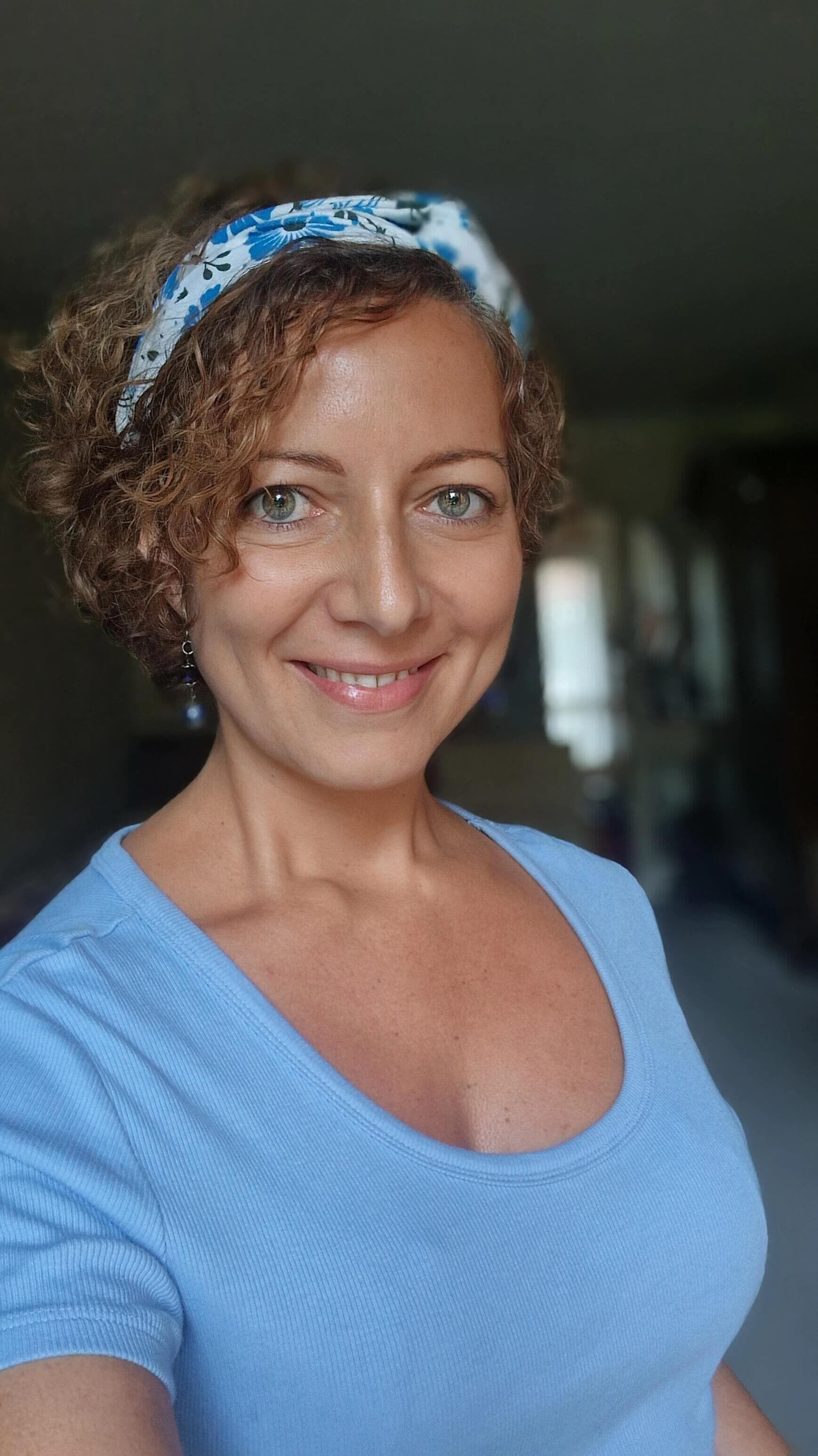 portrait of Debora Bazzani, founder of Experience Reiki, Reiki Master and Coach