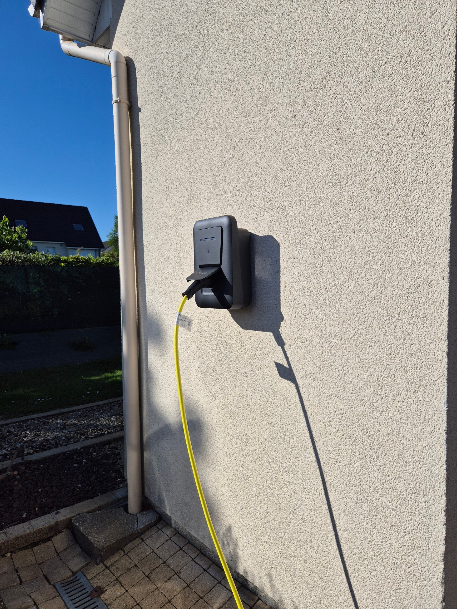 Pose d'une Borne HAGER 7.4 kw à Pavilly