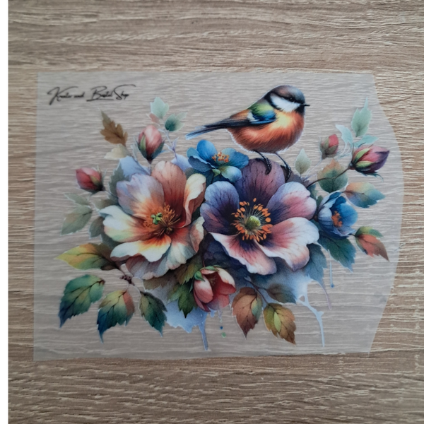 Blumen mit einem Vogel