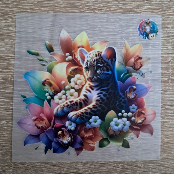 Leopard mit Blumen