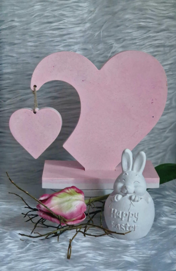 Herz mit Standfuß und drangebunden kleinen Herz