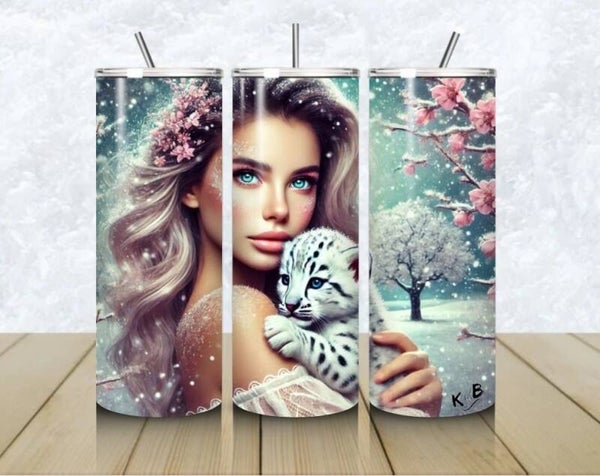 Monatsbecher Januar 1/12 "Hübsche Frau in filigraner Winterlandschaft mit Leopard“