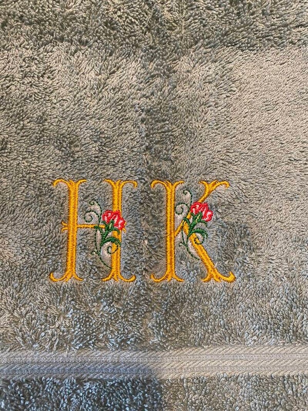 Handtuch 50 x 100 cm mit Monogramm oder mit Namen bestickt