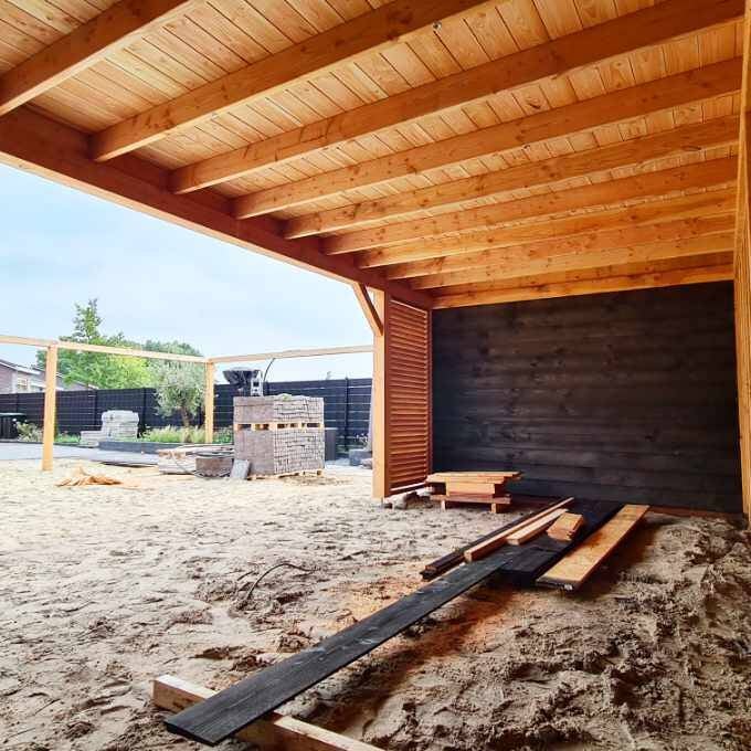 Houten overkapping op maat maken.