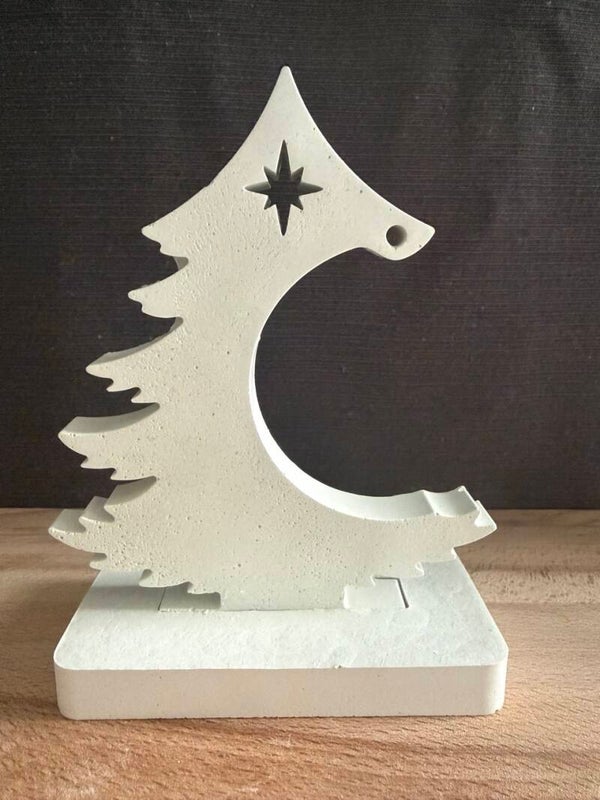 Tanne mit Aufhängung