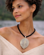necklace-lace-leaf-8-standard-shcvwh.png