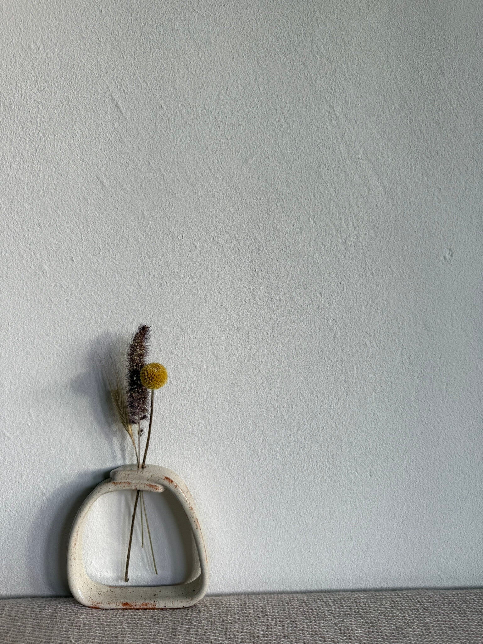 Small Sculptural Flower Holder | Speckled Cream