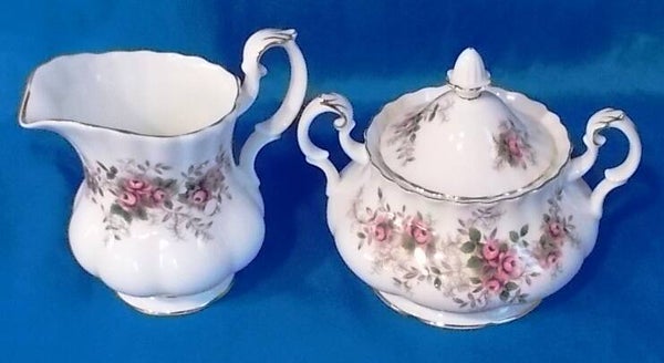 15603 Royal Albert Lavender Rose suikerpot en melkkan     VERKOCHT
