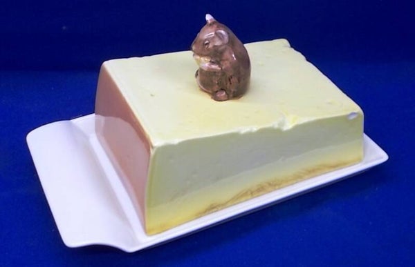 16243. Kaasstolp met muis