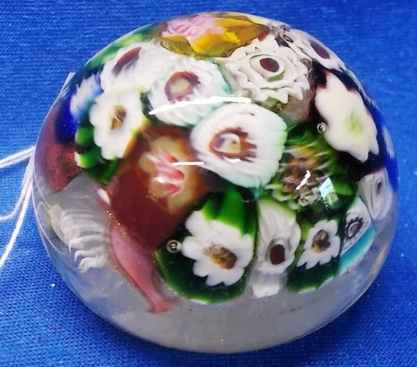 32760. Paperweight (presse papier)