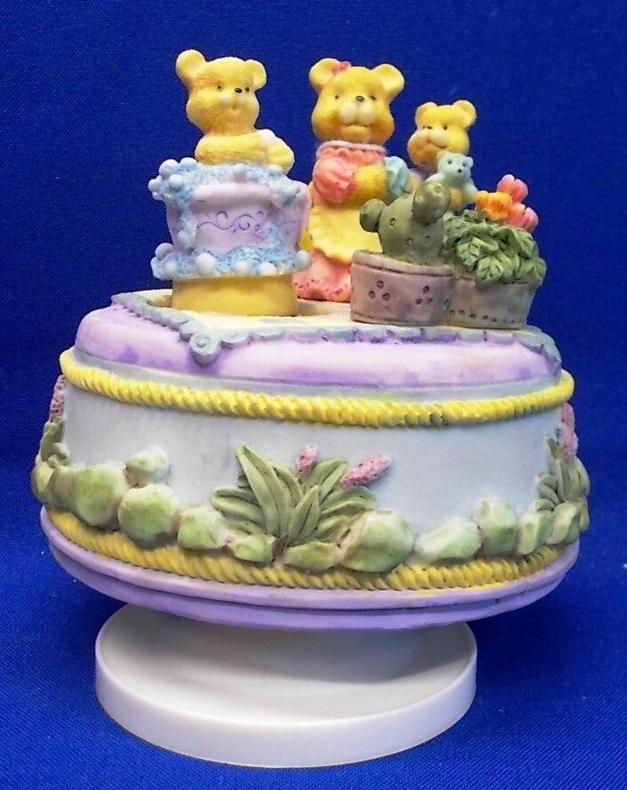 32963. Speeldoosje met berentableau