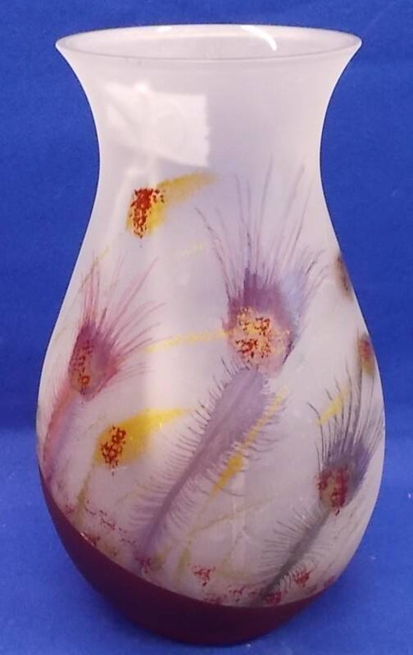 45390. Vaas met decoratie