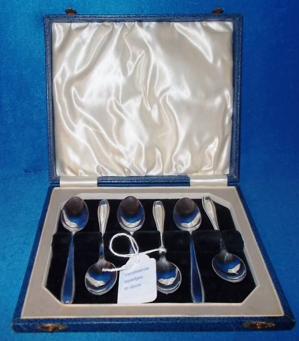 51922 ZES verzilverde lepeltjes.