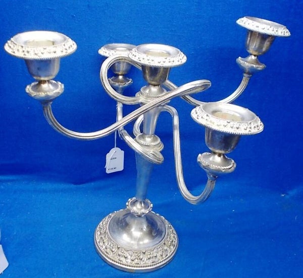 52304 Verzilverde 5-armge kandelaar.