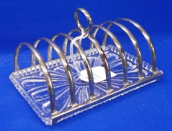 52644. Verzilverd toastrack